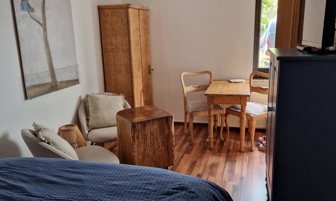 Striesen House | Small but Fine Double Room with Shared Terrace, Shared Garden and Wi-Fi