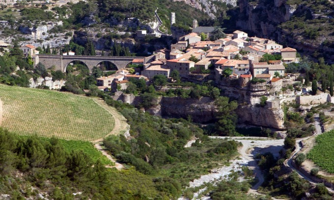 Saint-Jean-de-Minervois Cottage | Small cottage with privat terrace and stunning views on the Minervois hills