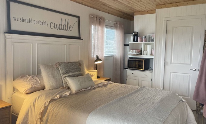 Central Okanagan Cottage | Small cottage with outdoor space minutes to the beach