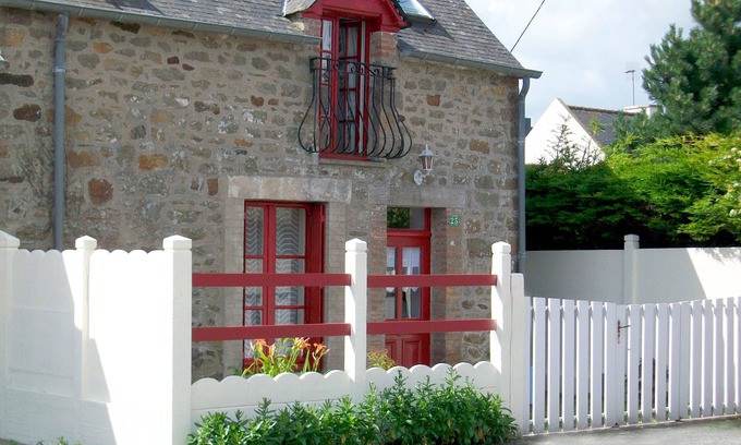 Cherrueix House | Small fisherman's house