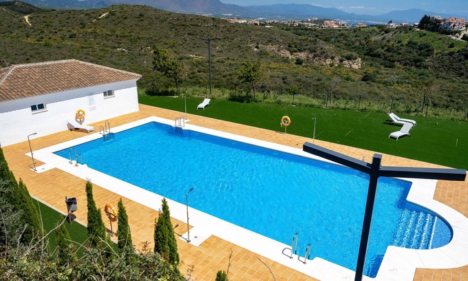 Puerto de la Duquesa Apartment | Small Oasis 2366 Sea View
