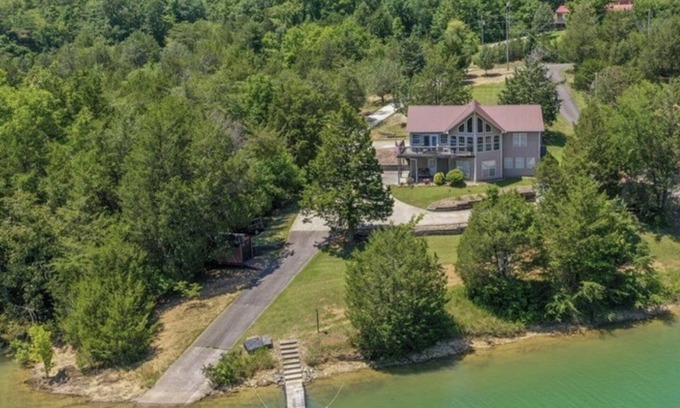 Dandridge House | Smoky Mountain Lake Retreat