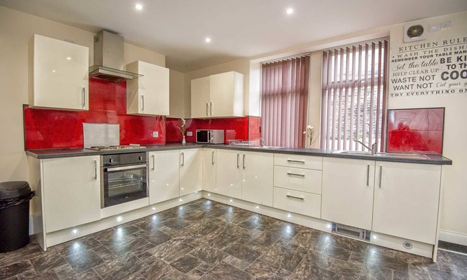 Bradford Apartment | Snooze Apartments Flat 52