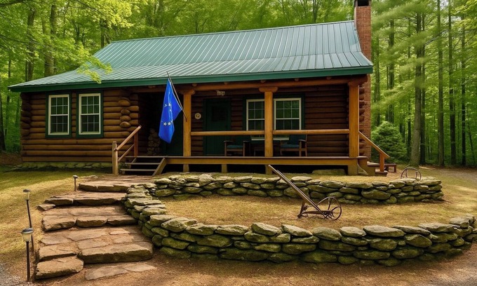Wardsboro House | Snow Mountain Lodge- 6 miles from Mt Snow. Ski, Indoor Pool, Golf, Hike, Relax!