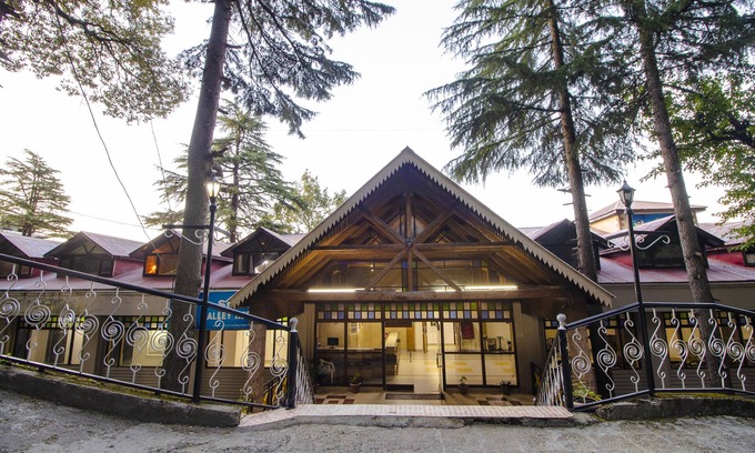 Dalhousie Hotel | Snow Valley Resorts