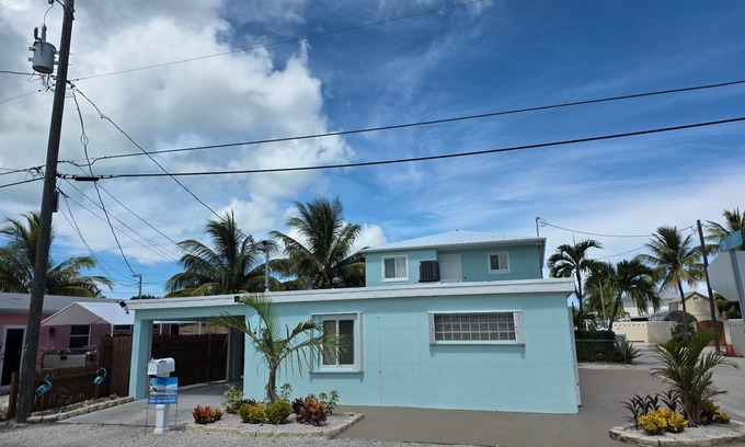 Marathon Villa | “Snowbird Paradise: Your Sunny Winter Escape innMarathon!"