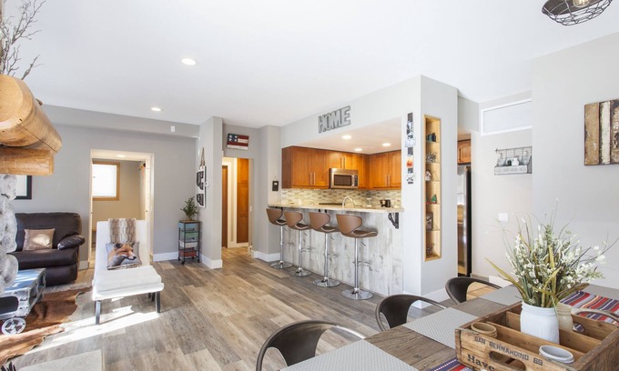 Mammoth Lakes Condo | Snowcreek 881 Phase V