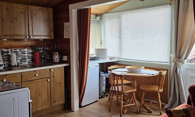 Bronaber Cabin | Snowdonia National Park Log Cabin With Garden
