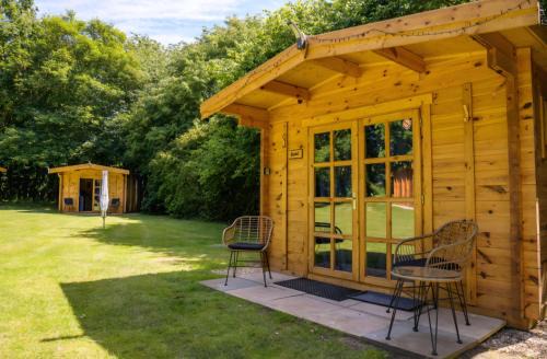 Alford House | Snowdrop Cabin Retreat dog friendly peaceful