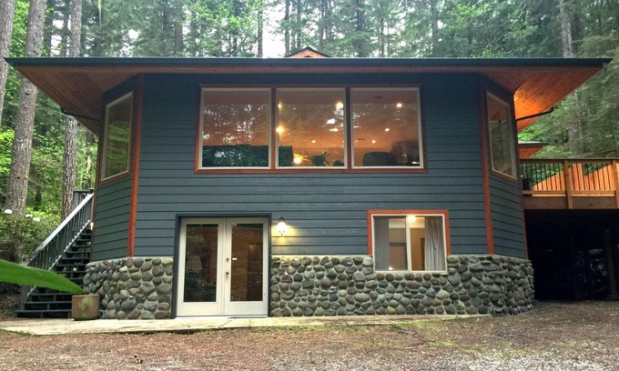 Glacier Ski Chalet | Snowline Cabin #29 - An Ultra Custom Family Vacation Home!