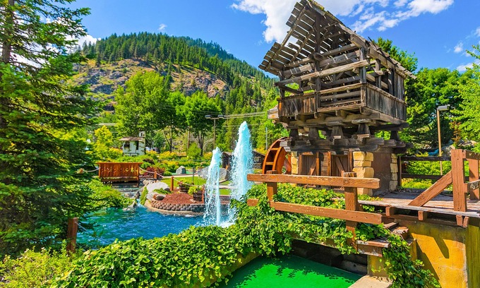 Downtown Leavenworth Apartment | Snowstorm Studio on Icicle Village