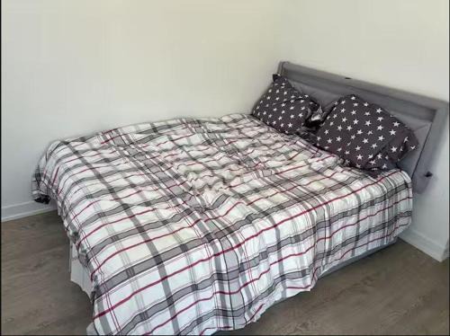 Lawrence Heights House | Snug Room near Yorkdale