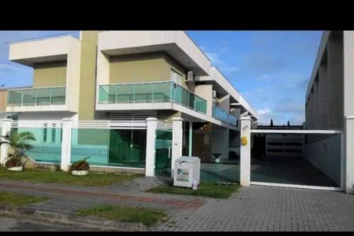 Guaratuba House | Sobrado duas quadras da praia