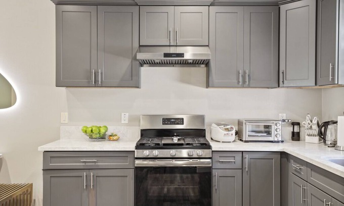 Midway City House | SoCal Townhomes- Prime Location in Orange County