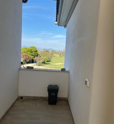 Ardea Apartment | Soggiorno in villette interno del campo golf vicino al mare a due passi da Roma