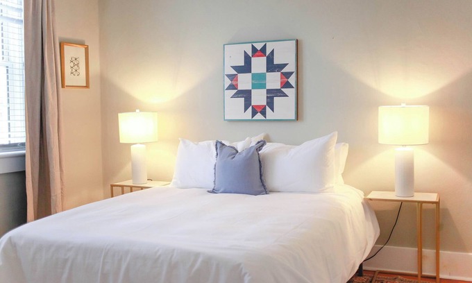 Ghent Apartment | Sojourn at Colley Manor Unit 5 Sleeps 4