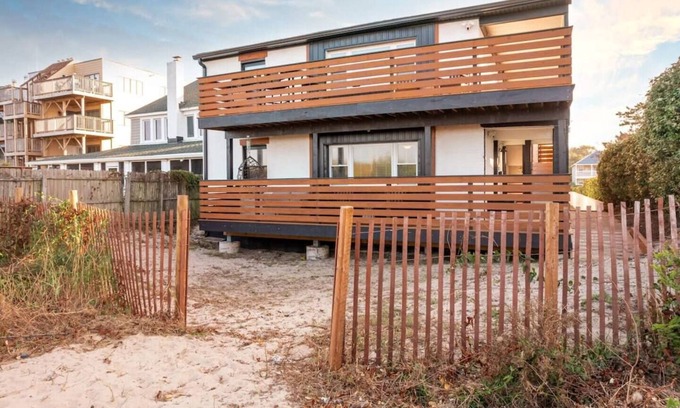 Bayview Apartment | Sojourn Tranquil 1 Bedroom Stand Alone Home