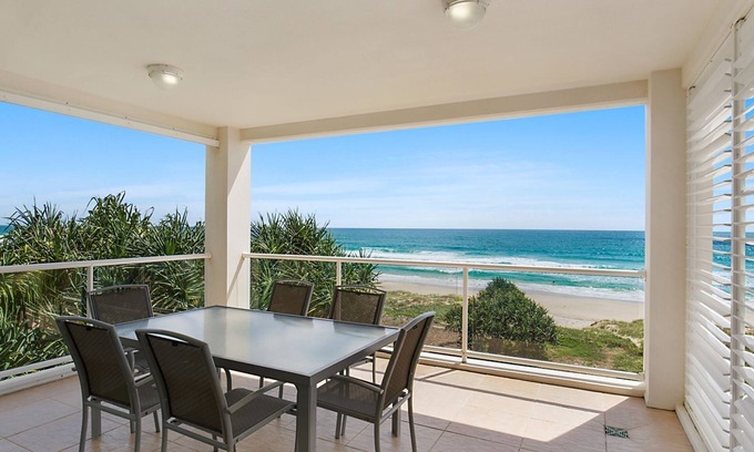 Tugun Apartment | Solaya Unit 6- Right on Tugun beach just a stones throw from the waters edge with Wi-Fi Included.