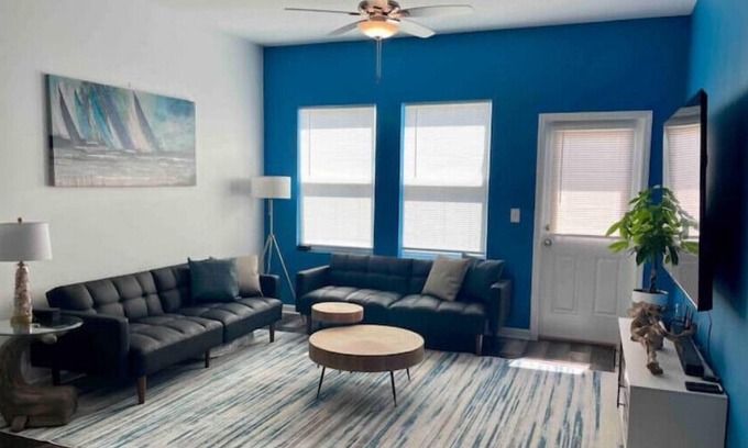 Nichols House | Soli's Cove in Lakeland, Ideal for long-term stay