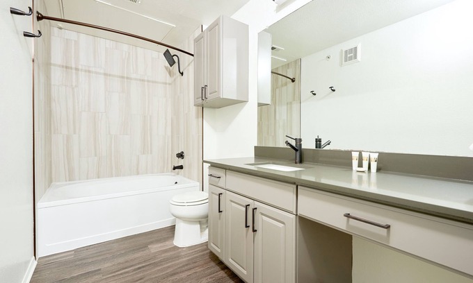 Bouldin Apartment | Sonder at South Congress