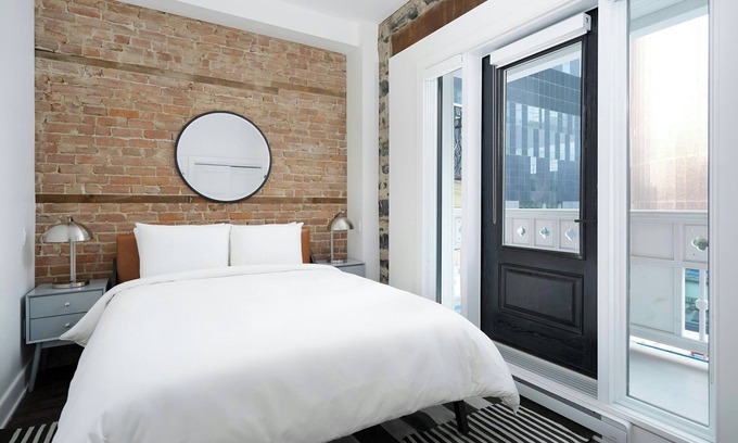Ville-Marie Apartment | Sonder by Marriott Bonvoy Gare Saint Denis Apartments Downtown