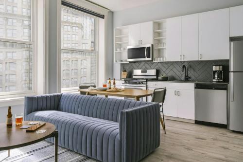 The Loop Apartment | Sonder by Marriott Bonvoy The Plymouth Apartments Loop