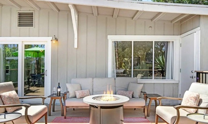 Fetters Hot Springs-Agua Caliente House | Sonoma Monthly Wine Country Cottage - Great Remote Work Listing!