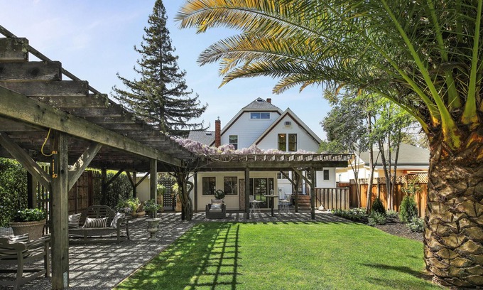 Sonoma House | Sonoma Victorian in Heart of Sonoma