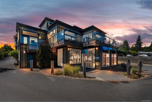 Sooke House | Sooke Oceanview Penthouse - Family Friendly