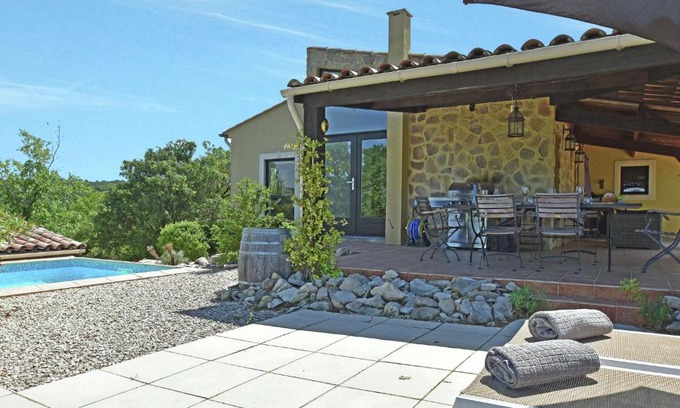 Belvezet Villa | Soothing Villa in Belv zet with Swimming Pool