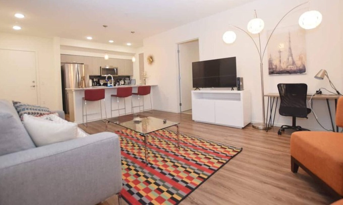 Mercer Island Apartment | Sophari | Mercer Isl 2BR | Ideal 4 Business 502