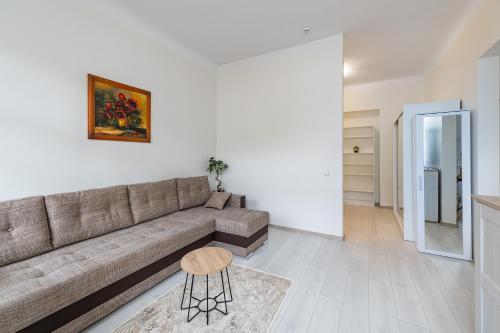 Old Town Apartment | Sophisticated Old town apartment by Polo Apartments