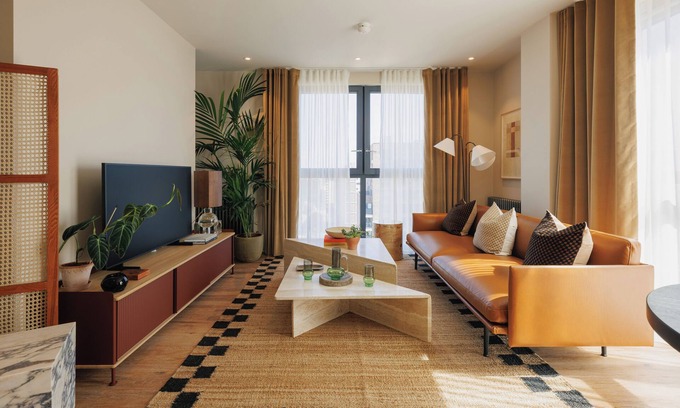 Tottenham Hale Apartment | Sophisticated Studio Flat with Rooftop Access