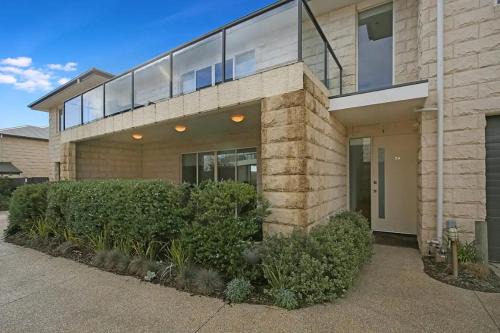 Sorrento House | Sorrento Del Mar by Ready Set Stay