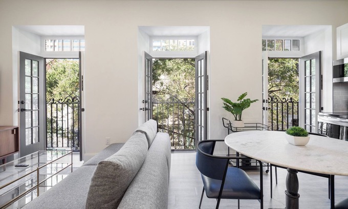 Rittenhouse Row Apartment | Sosuite at French Quarters - Rittenhouse Square