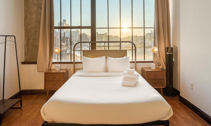 West Poplar Apartment | Sosuite Studio Penthouse w W/d, Gym, On-site Bar