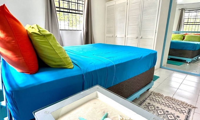 Maxwell Apartment | South Coast Private- At Ease - On The Beach