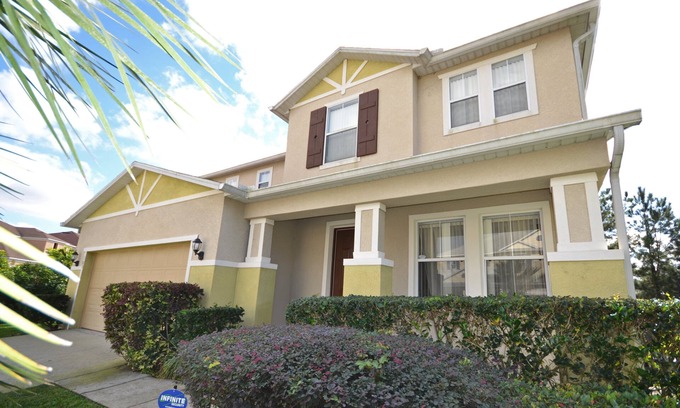 Windwood Bay House | South Facing Pool Home With Large Secluded Deck