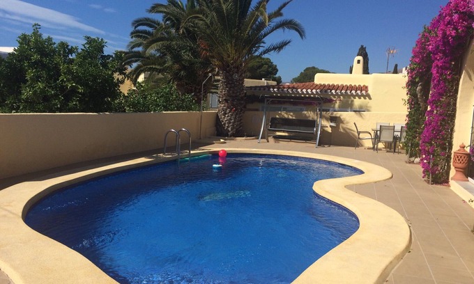 La Parata Villa | South facing villa central location and sea views