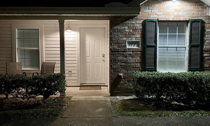 Lake Charles Apartment | South Lake Charles. Close to casinos, golf, dining and shopping and airport.