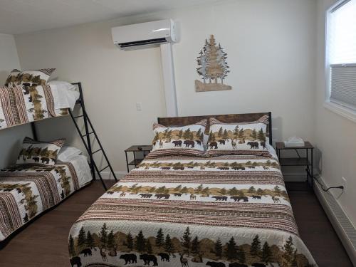 Canaan Hotel | South of the Border Room 2