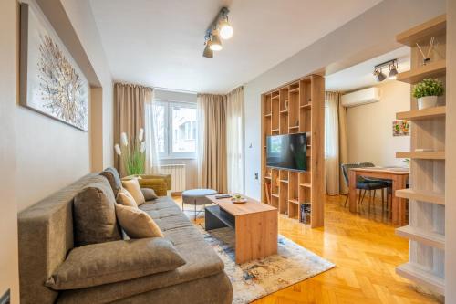 rayon Triaditsa Apartment | South Park Flawless Style and Comfort