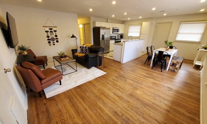 Wichita House | South Side Chic 3Br 1Ba 10mn to McConnell Spirit