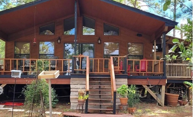 South Toledo Bend House | South Toledo Bend Waterfront Lakehouse withnFishing pier/dock, fire pit, pets ok