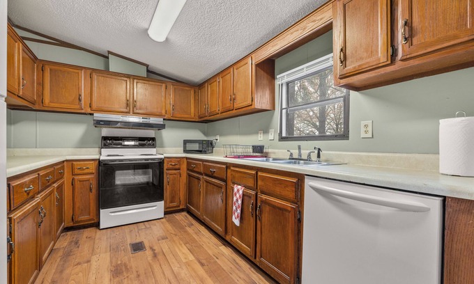 Oxford House | Southern Comfort: Your Home Away from Home in Batesville