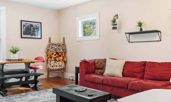 Wilder Park Apartment | Southern Parkway Retreat Near Downtown Louisville