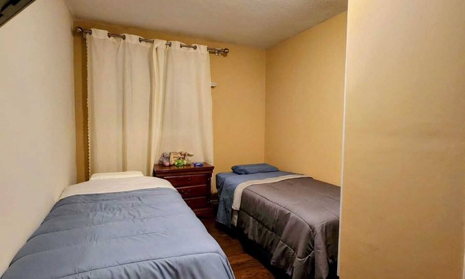Ajax Apartment | SouthLake Ajax Suits