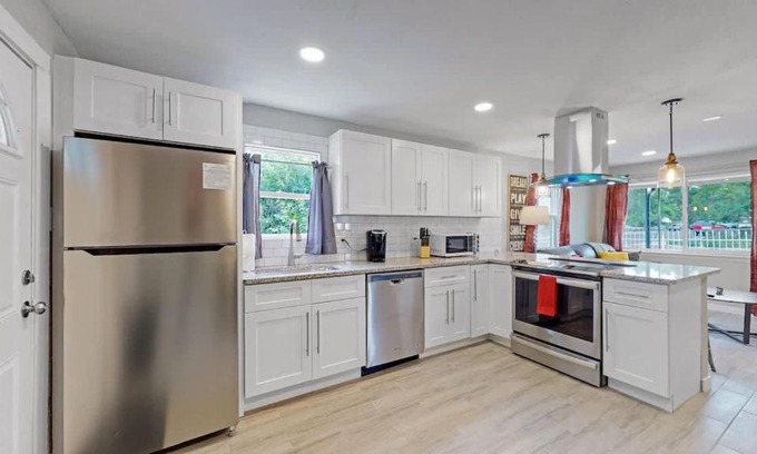 Berkley House | Southwest Charm Spacious Family Home Near Denver