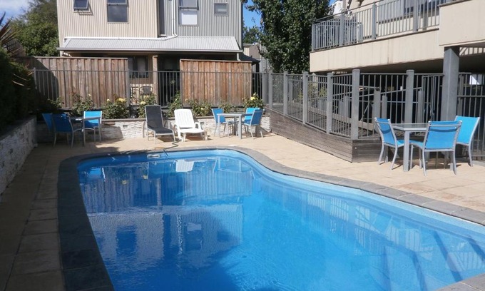 Golden Point Apartment | Sovereign Views Apartments