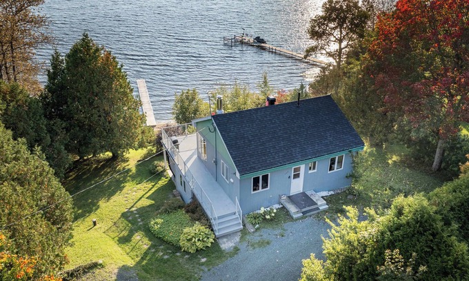 Lac-Etchemin Ski Chalet | SPA - Lake - Foosball Table - Chalet le Relaxarium